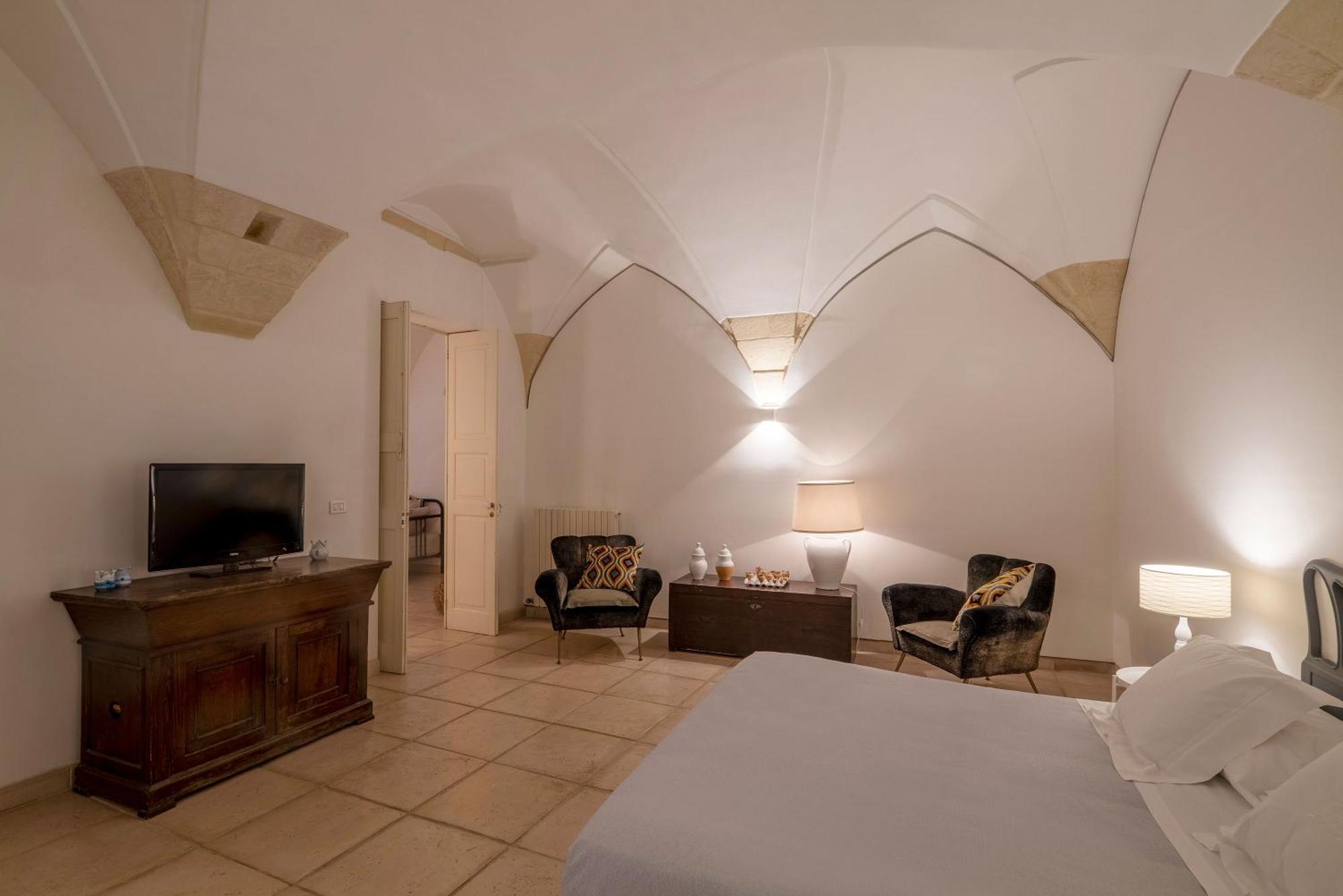 Corte Dei Romiti Apartment - Lecce Selection Exterior photo